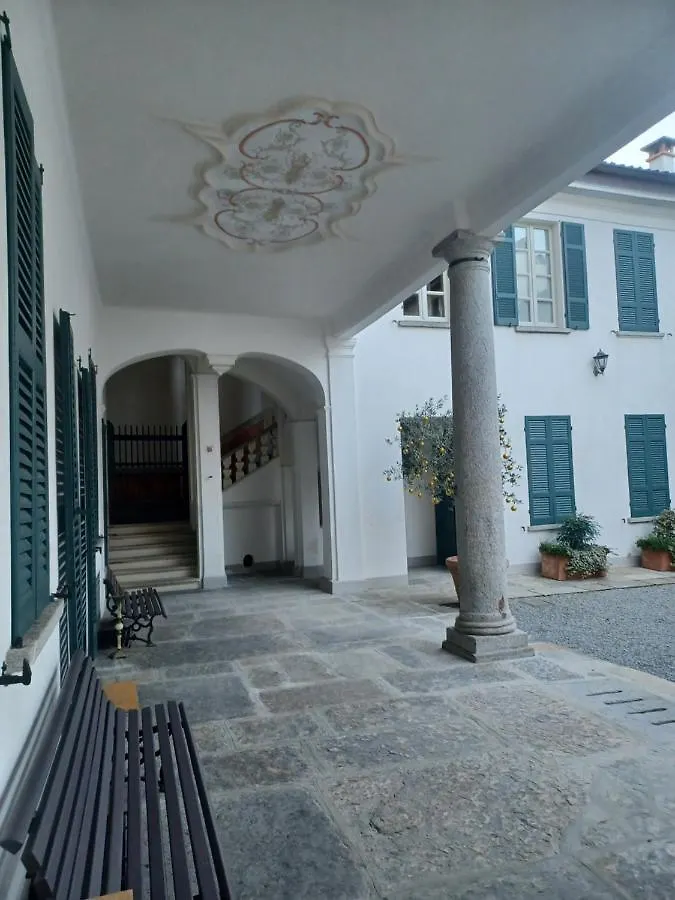Feluca Lägenhet Luino Italien