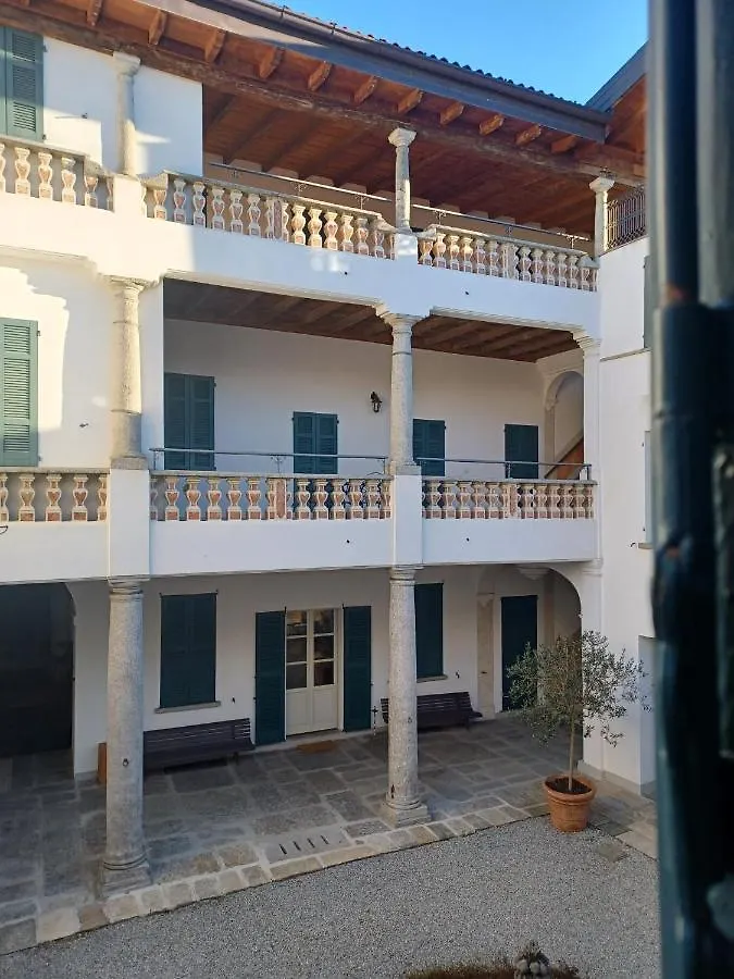 Feluca Lägenhet Luino