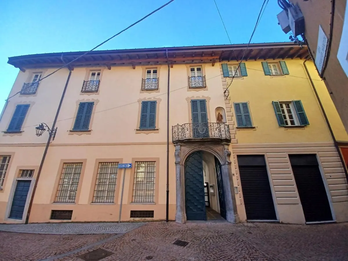 Apartment Ferienwohnung Feluca Luino Italien